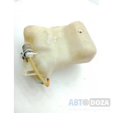 Омывательный бачок Nissan M10 (лоб. стекла с моторчиками) б/у