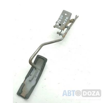 Педаль Nissan M10 (газ) б/у