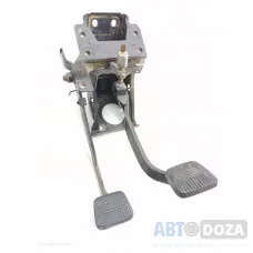 Педаль Nissan M10 (сцепление тормоз) б/у