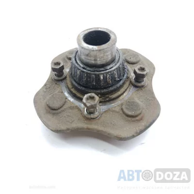 Ступица Nissan M10 (передняя) б/у