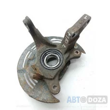 Поворотный кулак Nissan M10 (L голый) б/у