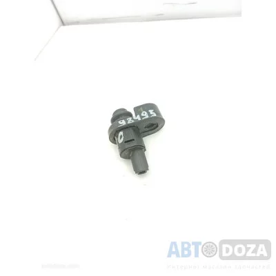 Датчик открытия двери Nissan P10 (концевик) б/у