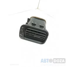 Дефлектор обдува салона Nissan P10 (R пассажирский) б/у