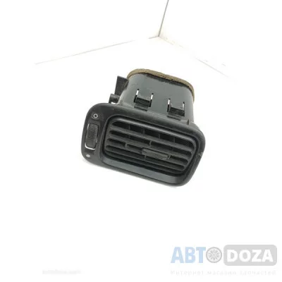 Дефлектор обдува салона Nissan P10 (R пассажирский) б/у