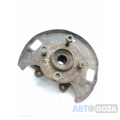 Поворотный кулак Nissan P10 (L) б/у