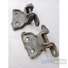Петли двери Nissan P10 (пер.L пара) б/у