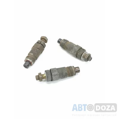 Палiвна форсунка Б/У оригінал для Nissan двигун LD20 2.0L дiзель (1982-1992)