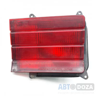 Фонарь крышки багажника Mitsubishi Galant E33 (L с повреждением) б/у