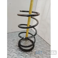 Пружина Nissan P10 задней стойки б/у