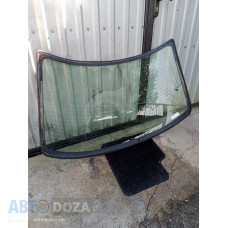 Стекло заднее Nissan Primera P10 седан (с подогревом) б/у