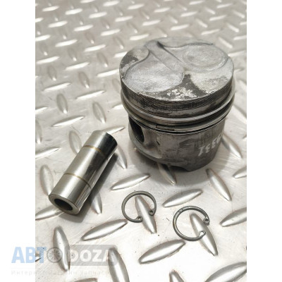 Поршень оригинал LD20 для Nissan Bluebird T12/U11 (1983-1992) Diesel в отличном состоянии
