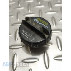 Пробка топливного бака Nissan (винтовая) б/у