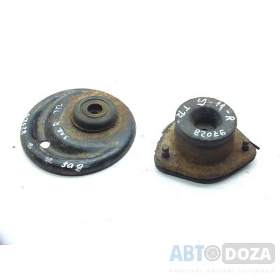 Опора Nissan T12 задней стойки б/у