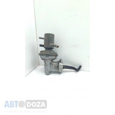 Топливный насос Mazda B6/1.6 (карбюратор) б/у