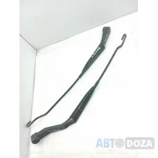 Щеткодержатель стеклоочистителя Nissan P10 лоб. стекла (пара) б/у