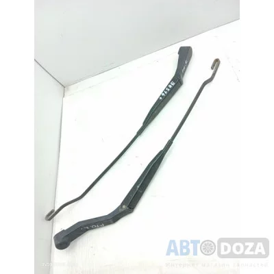 Щеткодержатель стеклоочистителя Nissan P10 лоб. стекла (пара) б/у