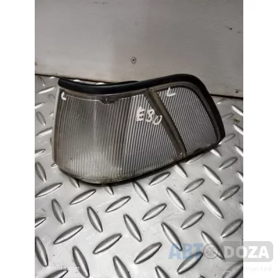 Габарит Toyota E80 (L Europe & Japan Koito 84-12-220L) б/у - Купити в Одесі з доставкою по Україні
