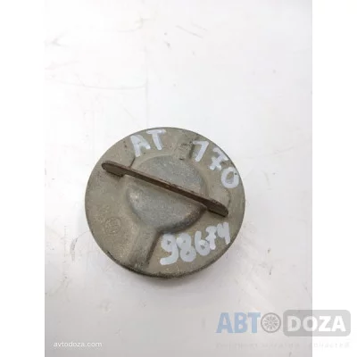 Пробка топливного бака Toyota AT-170 (полуоборотна) б/у - Купити в Одесі з доставкою по Україні