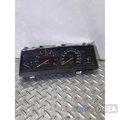 Приборна панель торпеди Toyota Camry SV21 з двигуном 3S-FE 2.0 б/у