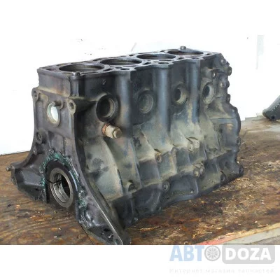 Блок двигателя Toyota 1S/1.8 ( STD под расточку) б/у